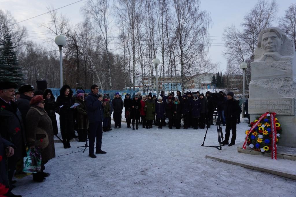 В ДЮРТЮЛИНСКОМ РАЙОНЕ ОТМЕТИЛИ ДЕНЬ РОЖДЕНИЯ НАЗАРА НАДЖМИ