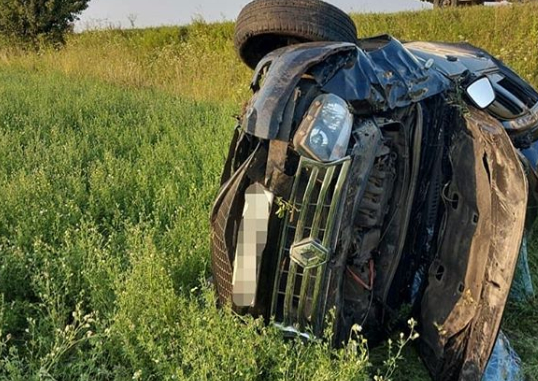 В СТРАШНОМ ДТП В ДЮРТЮЛИНСКОМ РАЙОНЕ ПОГИБЛА ЖЕНЩИНА И ПОСТРАДАЛИ ДВОЕ МУЖЧИН