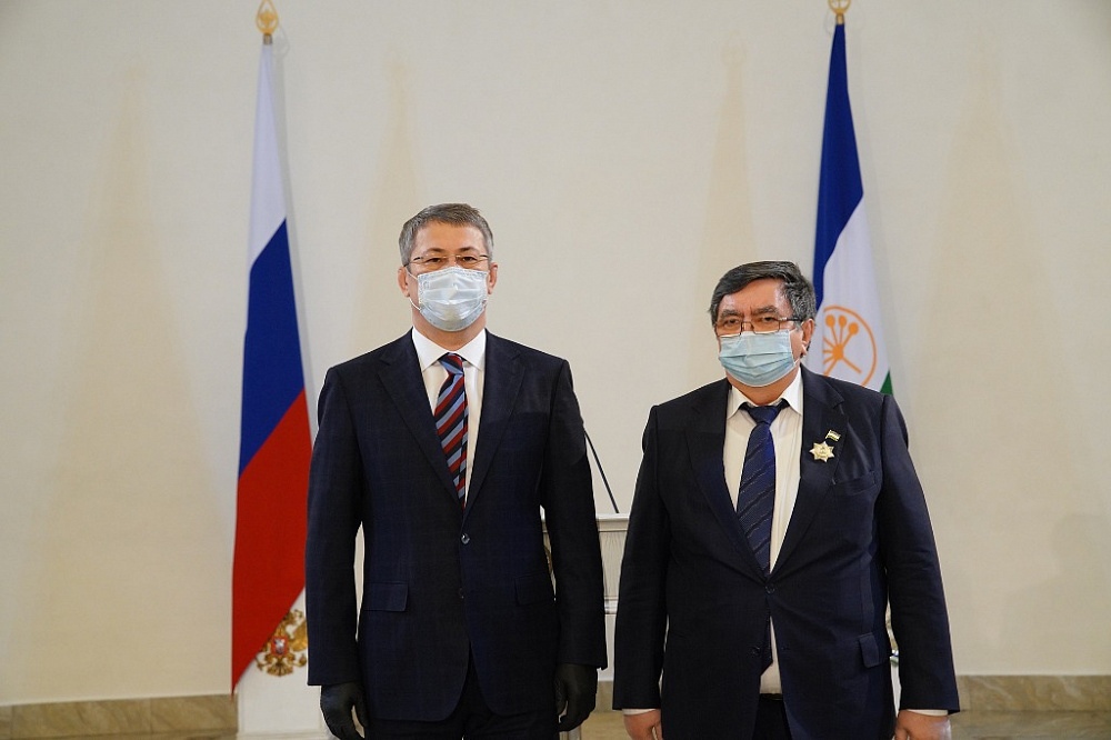 РУКОВОДИТЕЛЬ ООО ПЗ «ЛЕНИНА» ДЮРТЮЛИНСКОГО РАЙОНА УДОСТОЕН ГОСУДАРСТВЕННОЙ НАГРАДЫ