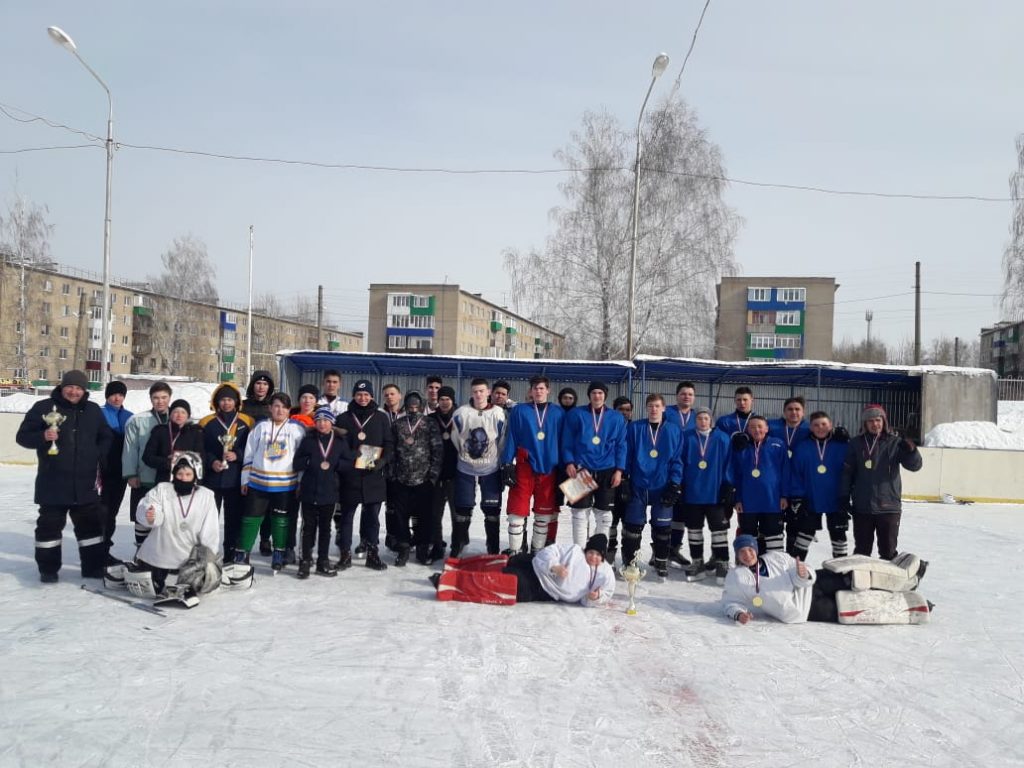 В ДЮРТЮЛЯХ ПРОШЛИ ФИНАЛЬНЫЕ ИГРЫ ПО ХОККЕЮ С ШАЙБОЙ