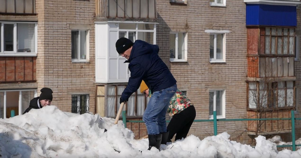 СЕГОДНЯ В ДЮРТЮЛИНСКОМ РАЙОНЕ ПРОХОДИТ АКЦИЯ «ЧИСТЫЙ ЧЕТВЕРГ»